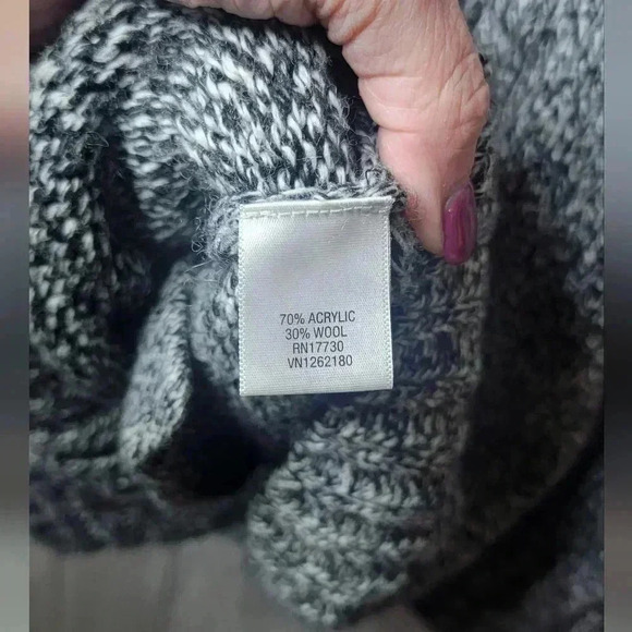 Merona button-down sweater. Size small - Picture 5 of 5